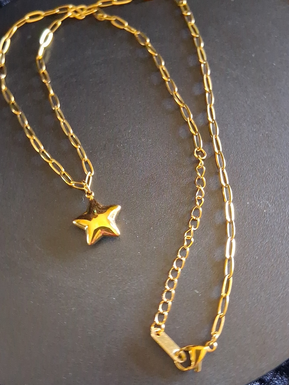 Gold Plated  Star Pendant Necklace 18 To 20 In Long. Weighted Pendant